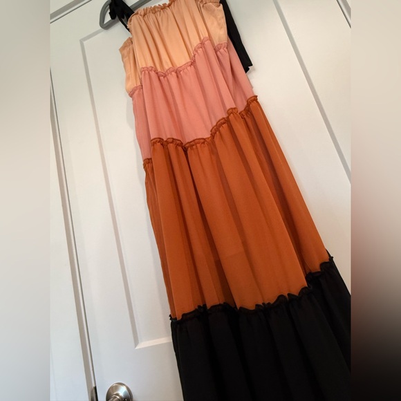 Women’s Dress - Picture 6 of 10